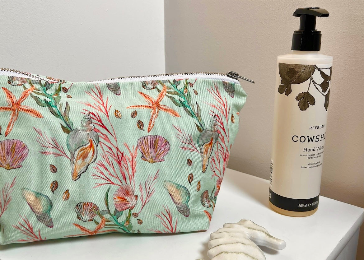 Another angle of under the sea wash bag